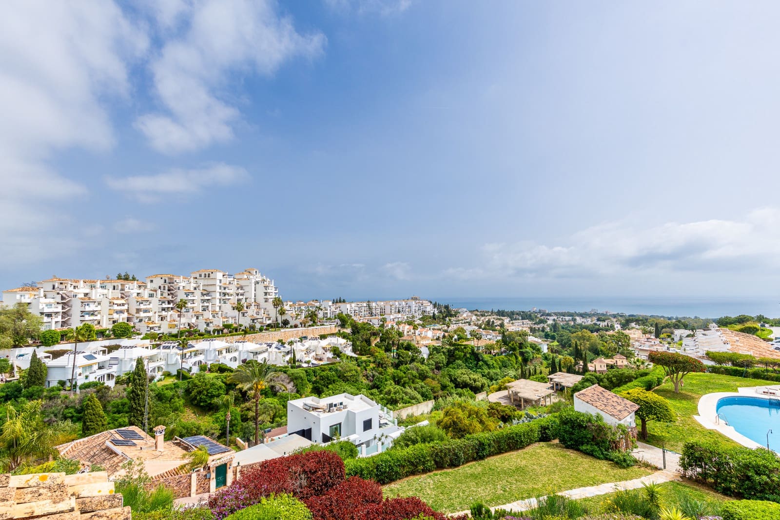 2 slaapkamer Huis te koop in Calahonda met zwembad garage - € 390.000 (Ref: 9770186)