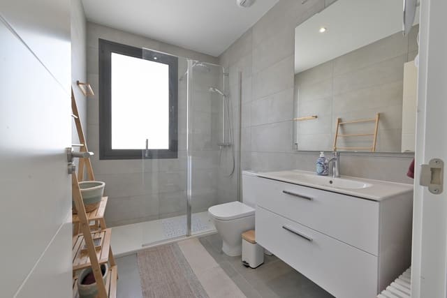 4 quarto Moradia Geminada para venda em Riviera del Sol, Mijas com piscina garagem - 645 000 € (Ref: 9777326)