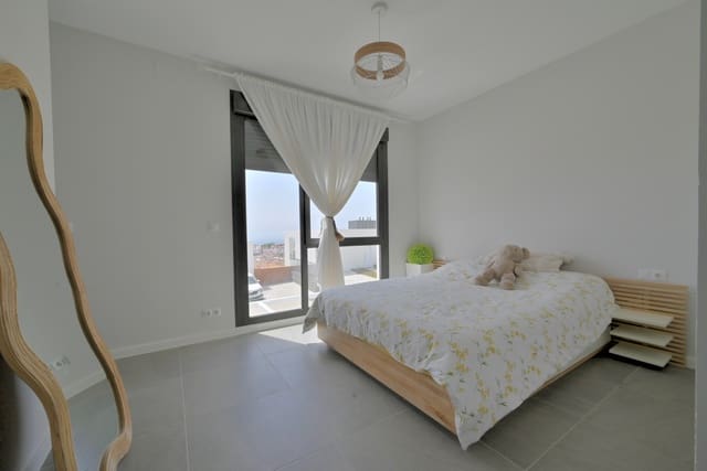 4 quarto Moradia Geminada para venda em Riviera del Sol, Mijas com piscina garagem - 645 000 € (Ref: 9777326)