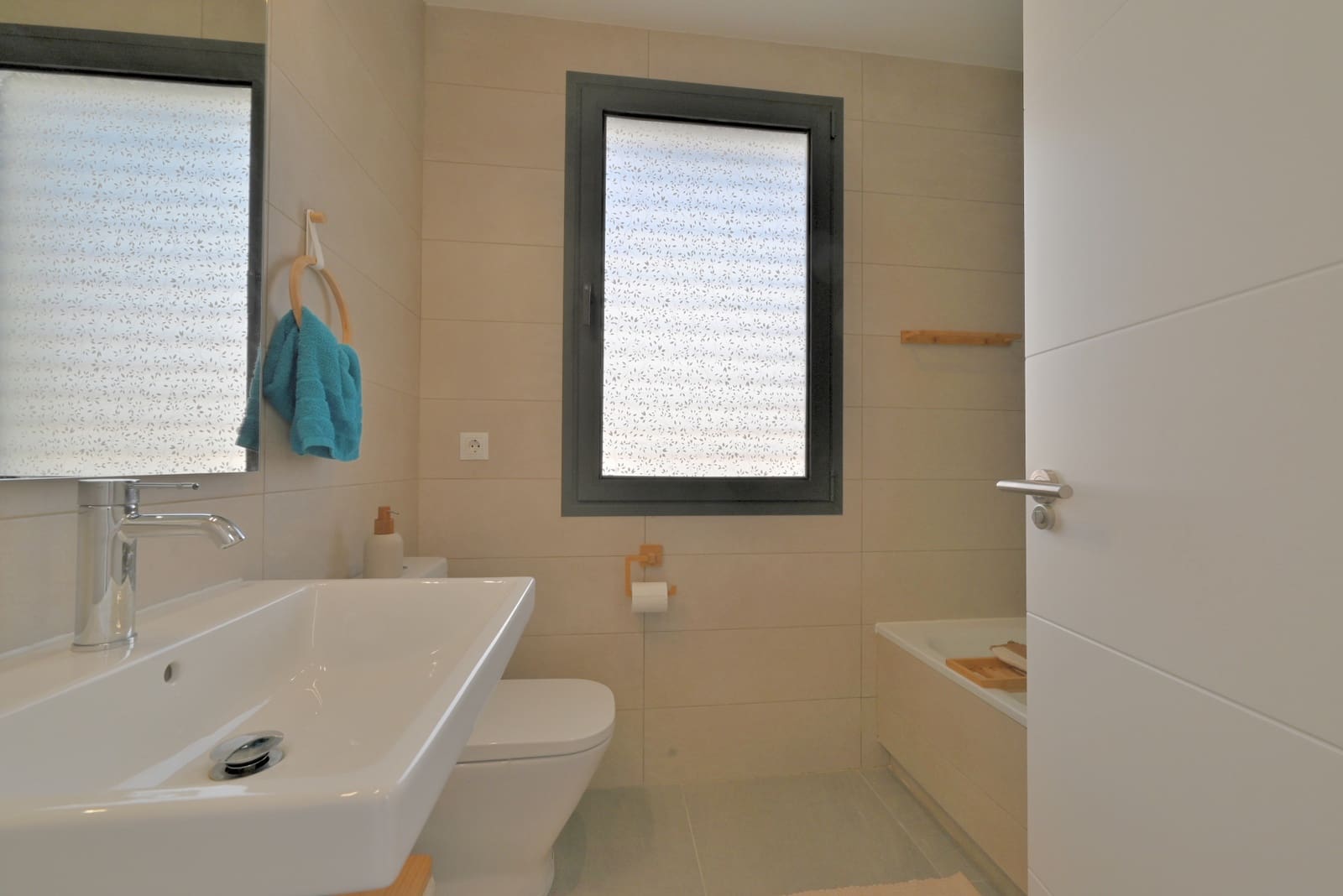 4 slaapkamer Halfvrijstaande villa te koop in Riviera del Sol met zwembad garage - € 645.000 (Ref: 9777326)
