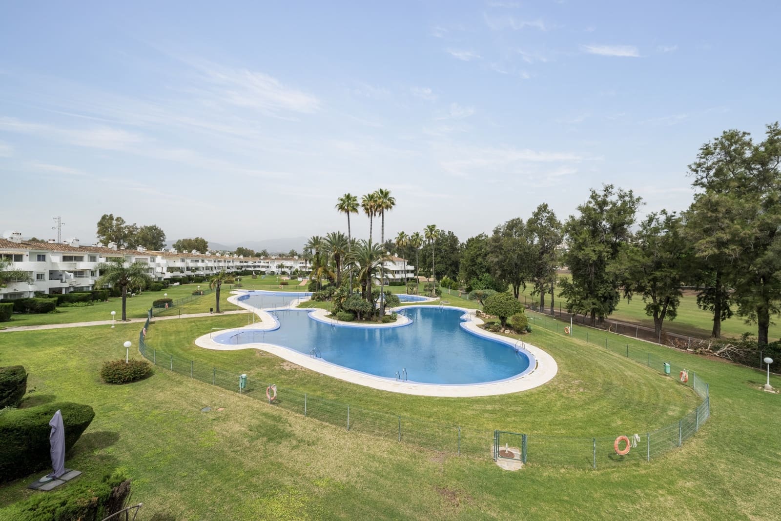 2 soverom Penthouse til salgs i Mijas Costa med svømmebasseng garasje - € 355 000 (Ref: 9786984)