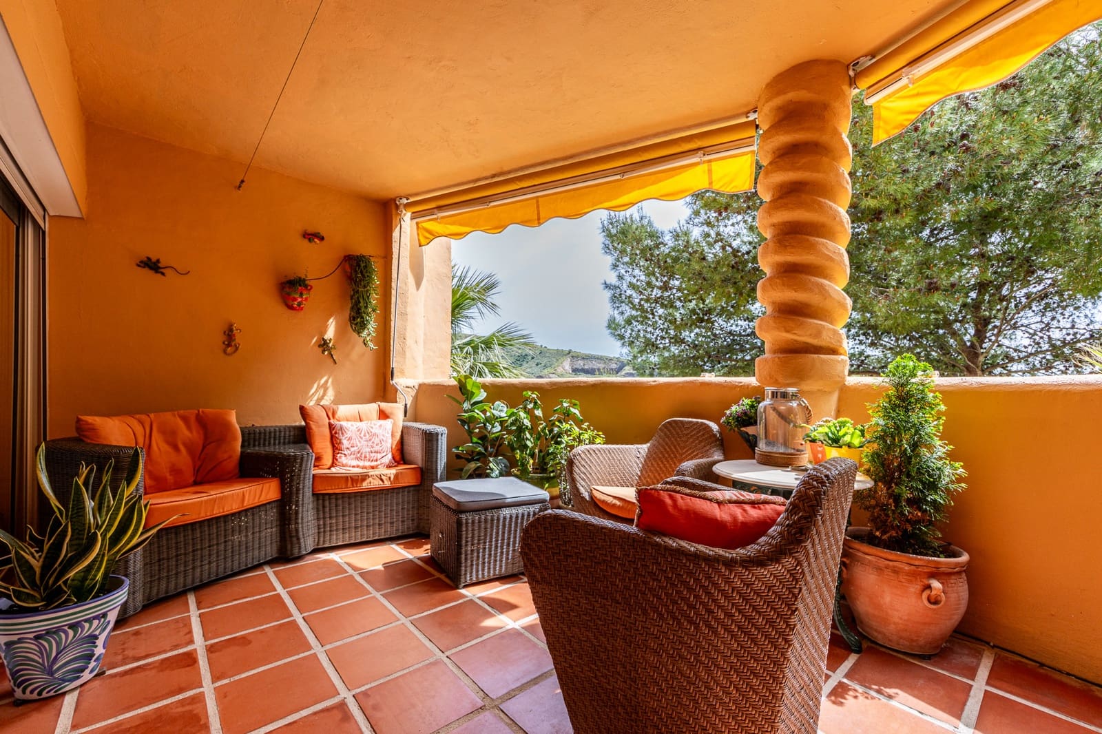 2 quarto Apartamento para venda em Calahonda com piscina - 295 000 € (Ref: 9796890)