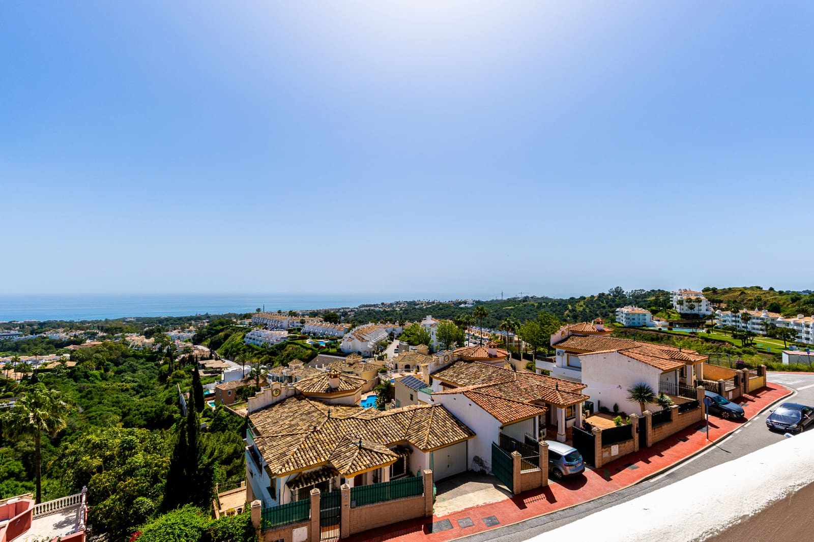 3 quarto Apartamento para venda em Calahonda com piscina - 430 000 € (Ref: 9798563)