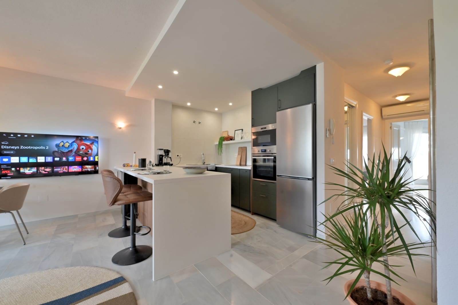 Apartamento de 2 habitaciones en Calahonda en venta con piscina garaje - 381.000 € (Ref: 9805883)