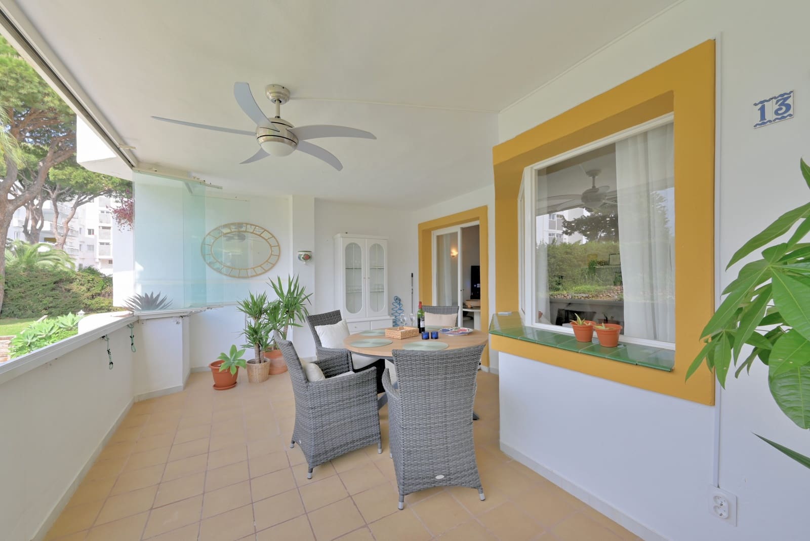 Apartamento de 2 habitaciones en Calahonda en venta con piscina garaje - 381.000 € (Ref: 9805883)