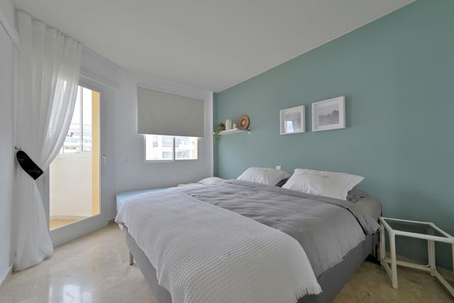Apartamento de 2 habitaciones en Calahonda, Mijas en venta con piscina garaje - 381.000 € (Ref: 9805883)