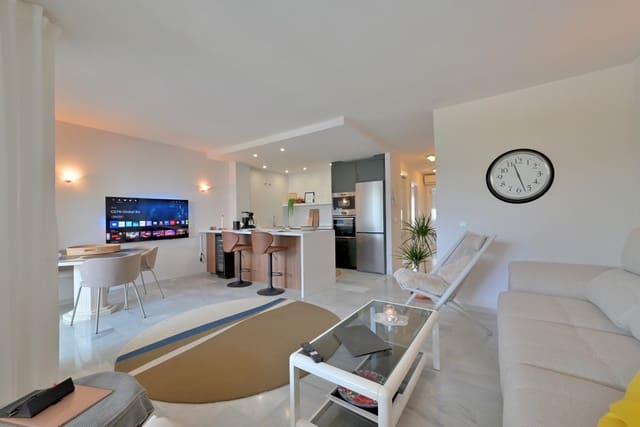 Apartamento de 2 habitaciones en Calahonda, Mijas en venta con piscina garaje - 381.000 € (Ref: 9805883)