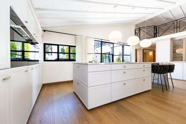 Chalet de 5 habitaciones en Marbella en venta con piscina garaje - 4.390.000 € (Ref: 9810960)