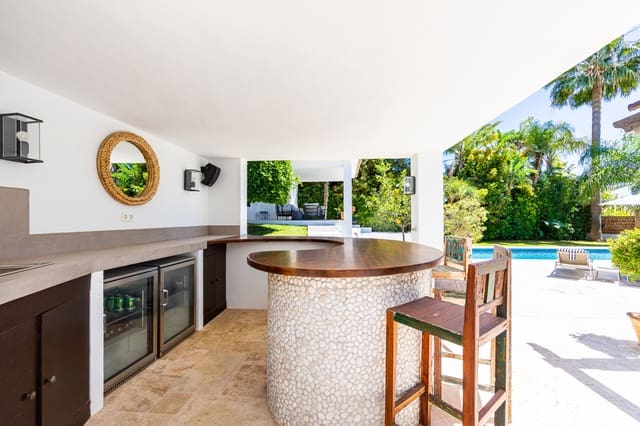 Chalet de 5 habitaciones en Marbella en venta con piscina garaje - 4.390.000 € (Ref: 9810960)