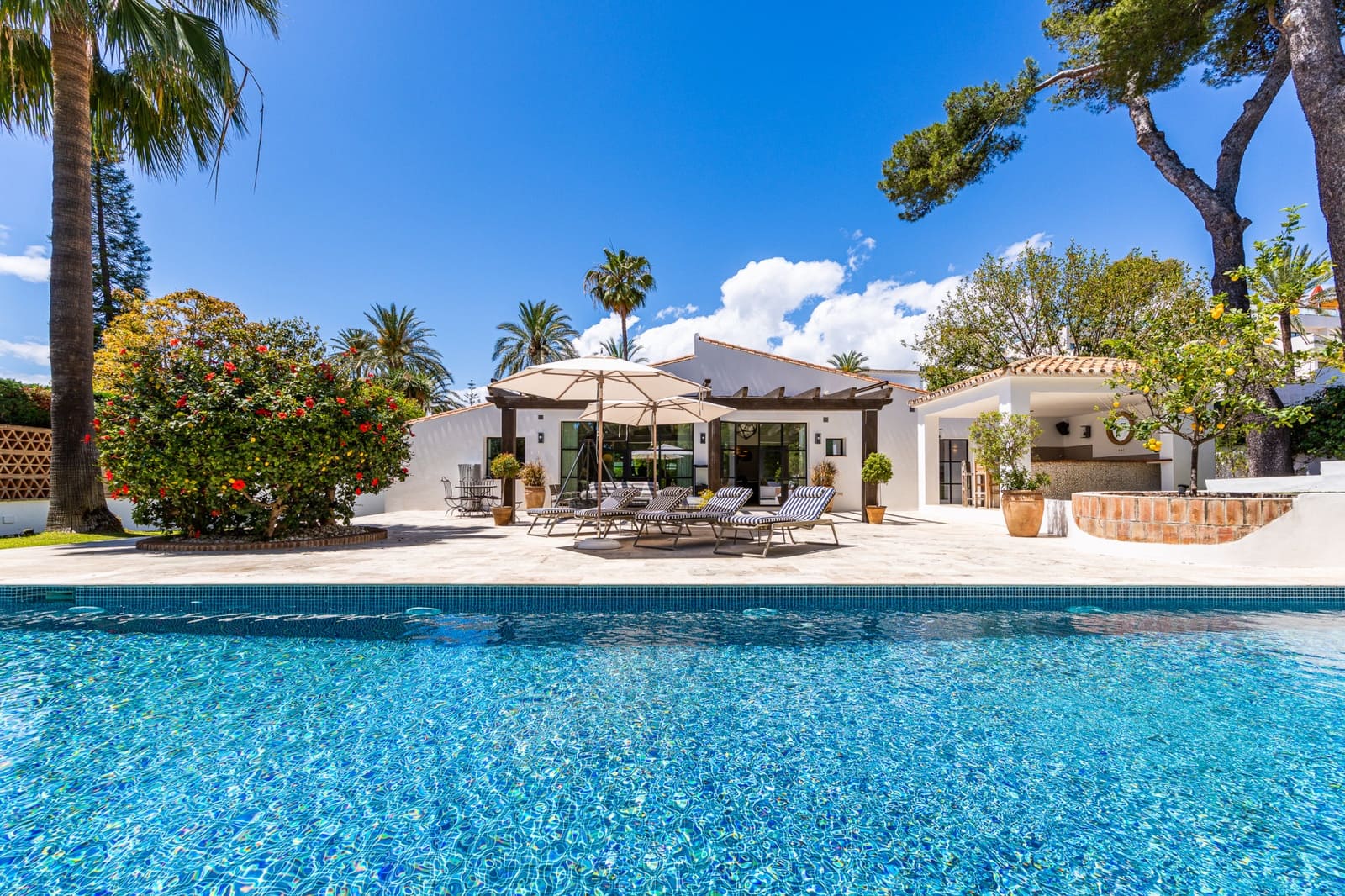 Chalet de 5 habitaciones en Marbella en venta con piscina garaje - 4.390.000 € (Ref: 9810960)