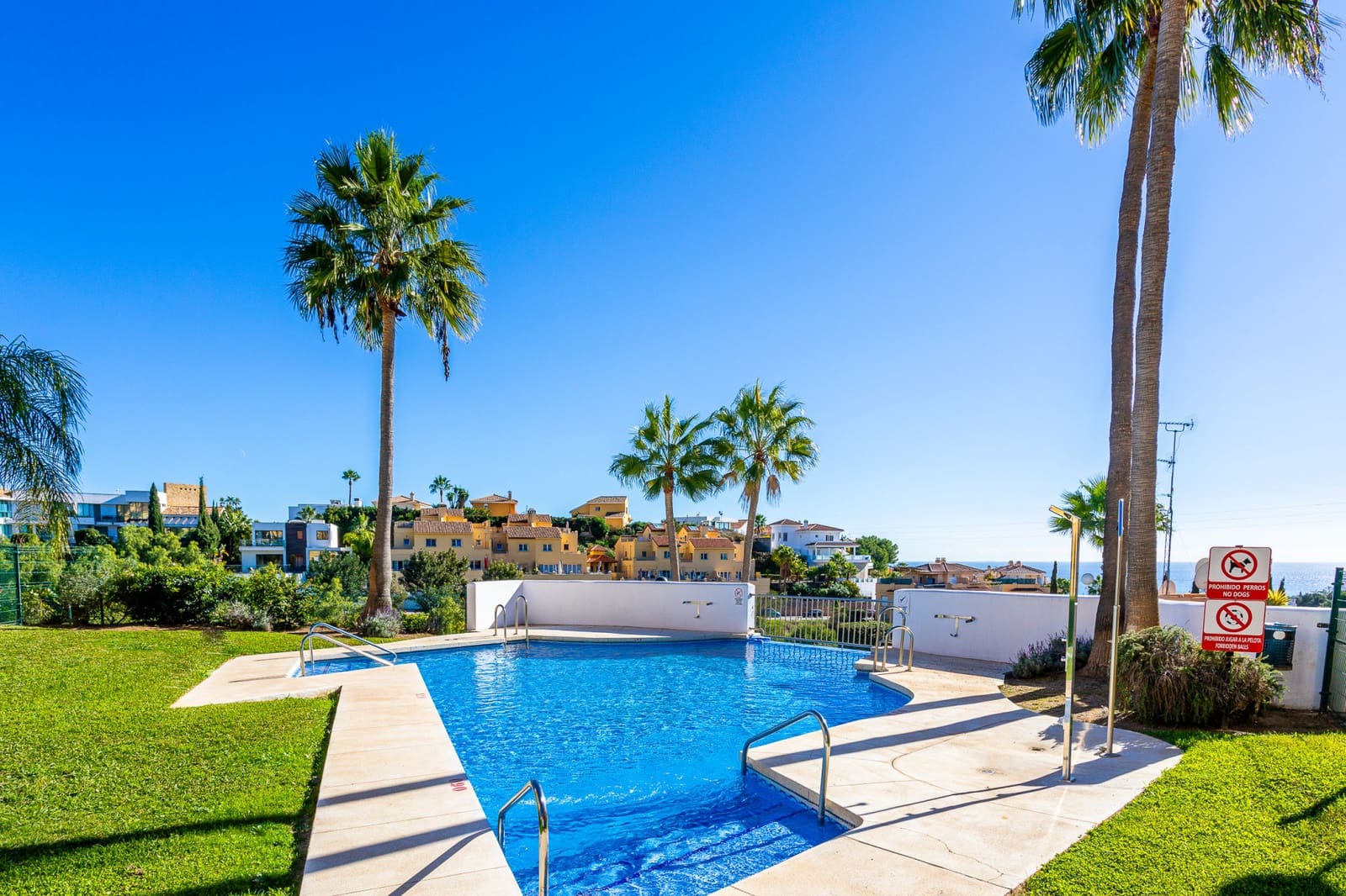 3 sovrum Lägenhet till salu i Riviera del Sol med pool garage - 425 000 € (Ref: 9815377)