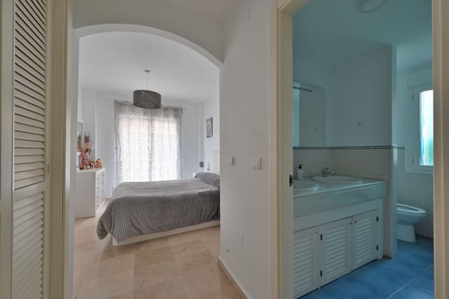3 chambre Appartement à vendre à Riviera del Sol, Mijas avec piscine garage - 425 000 € (Ref: 9815377)