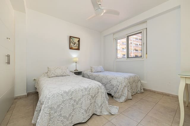 2 bedroom Apartment for sale in Fuengirola with pool - € 535,000 (Ref: 9816795)