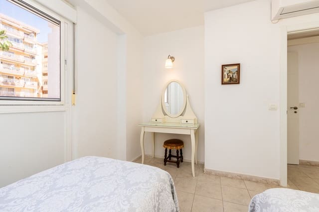 2 bedroom Apartment for sale in Fuengirola with pool - € 535,000 (Ref: 9816795)