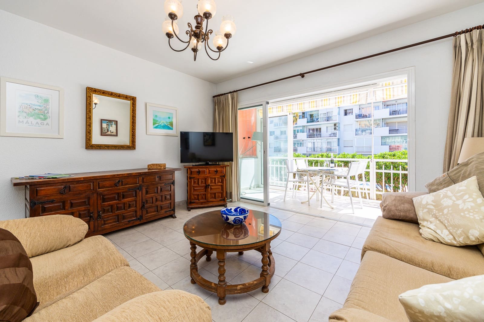 2 bedroom Apartment for sale in Fuengirola with pool - € 535,000 (Ref: 9816795)