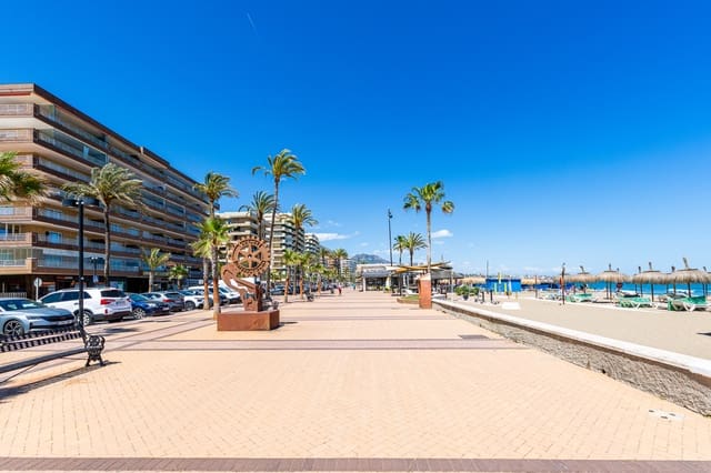 2 bedroom Apartment for sale in Fuengirola with pool - € 535,000 (Ref: 9816795)