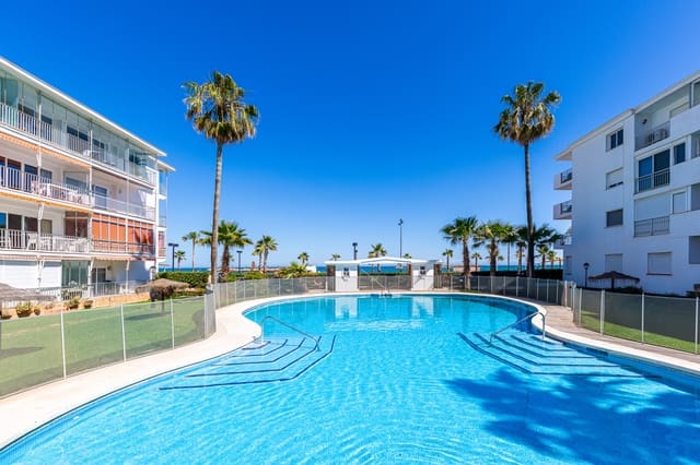 2 bedroom Apartment for sale in Fuengirola with pool - € 535,000 (Ref: 9816795)