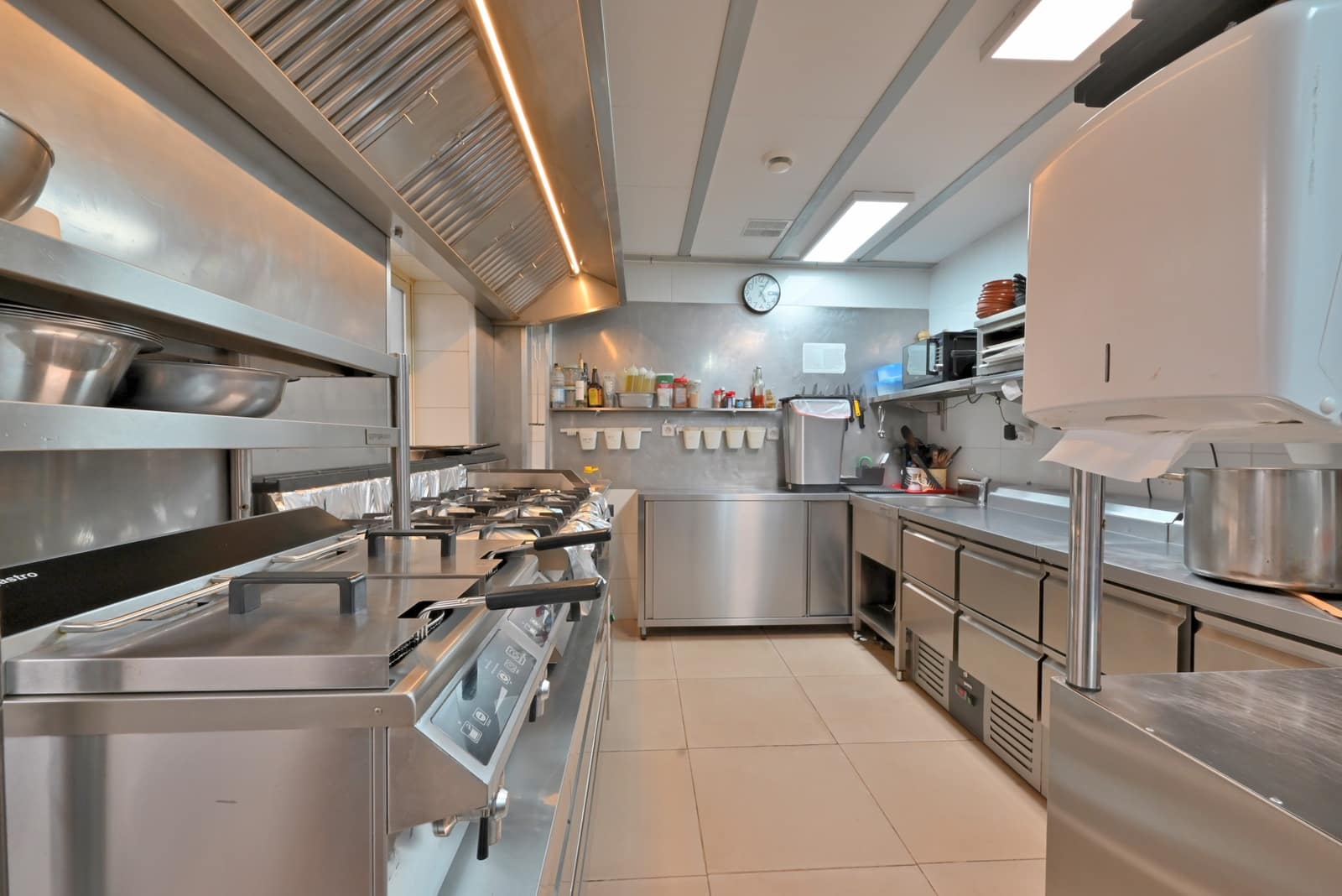 Restaurante/Bar para venda em Calahonda - 575 000 € (Ref: 9835046)
