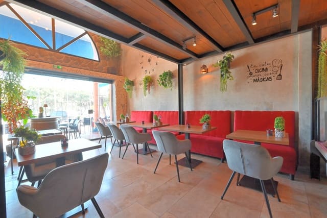 Restaurante/Bar para venda em Calahonda, Mijas - 575 000 € (Ref: 9835046)