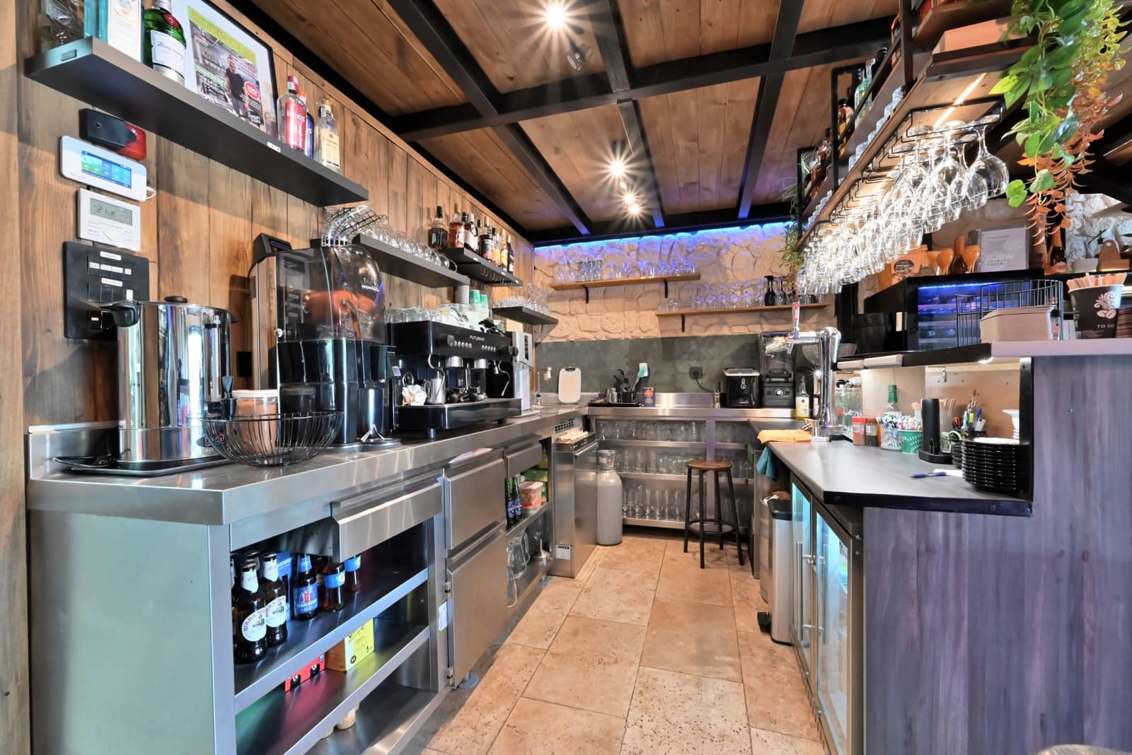 Restaurante/Bar para venda em Calahonda - 575 000 € (Ref: 9835046)
