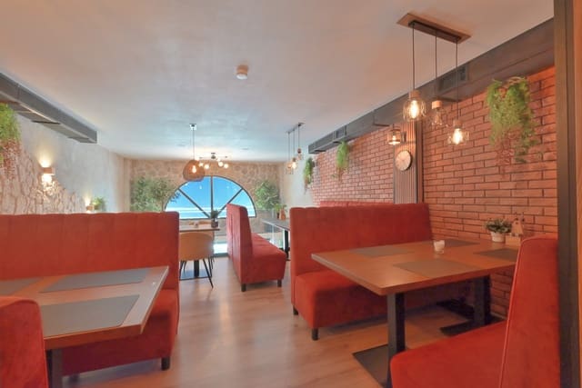 Restaurant/Bar à vendre à Calahonda, Mijas - 575 000 € (Ref: 9835046)