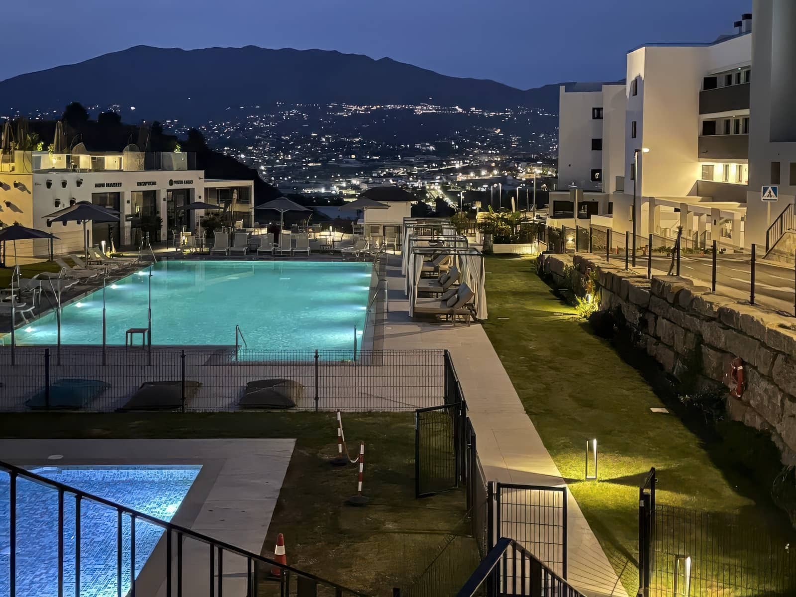 3 bedroom Apartment for sale in Mijas Costa with pool garage - € 399,000 (Ref: 9835047)