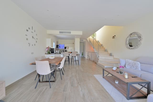 3 soveværelse Semi-Rækkehus til salg i Riviera del Sol, Mijas med swimmingpool garage - € 1.050.000 (Ref: 9835048)