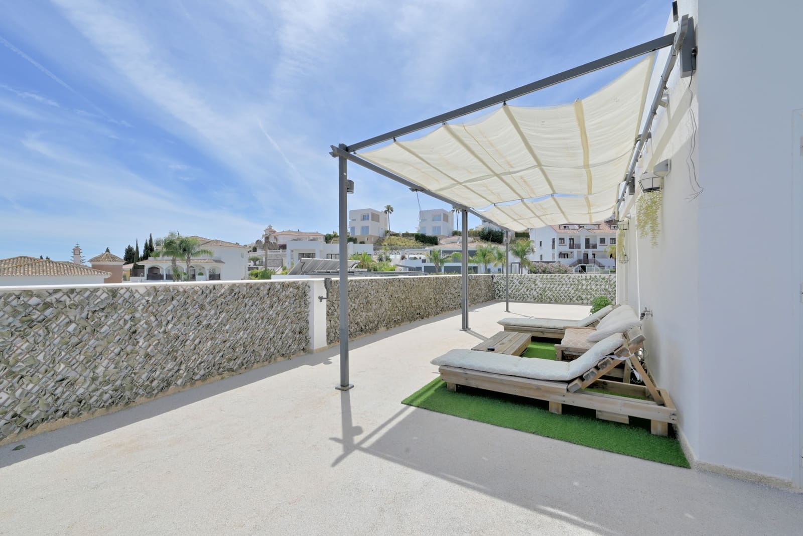 3 bedroom Semi-detached Villa for sale in Riviera del Sol with pool garage - € 1,050,000 (Ref: 9835048)
