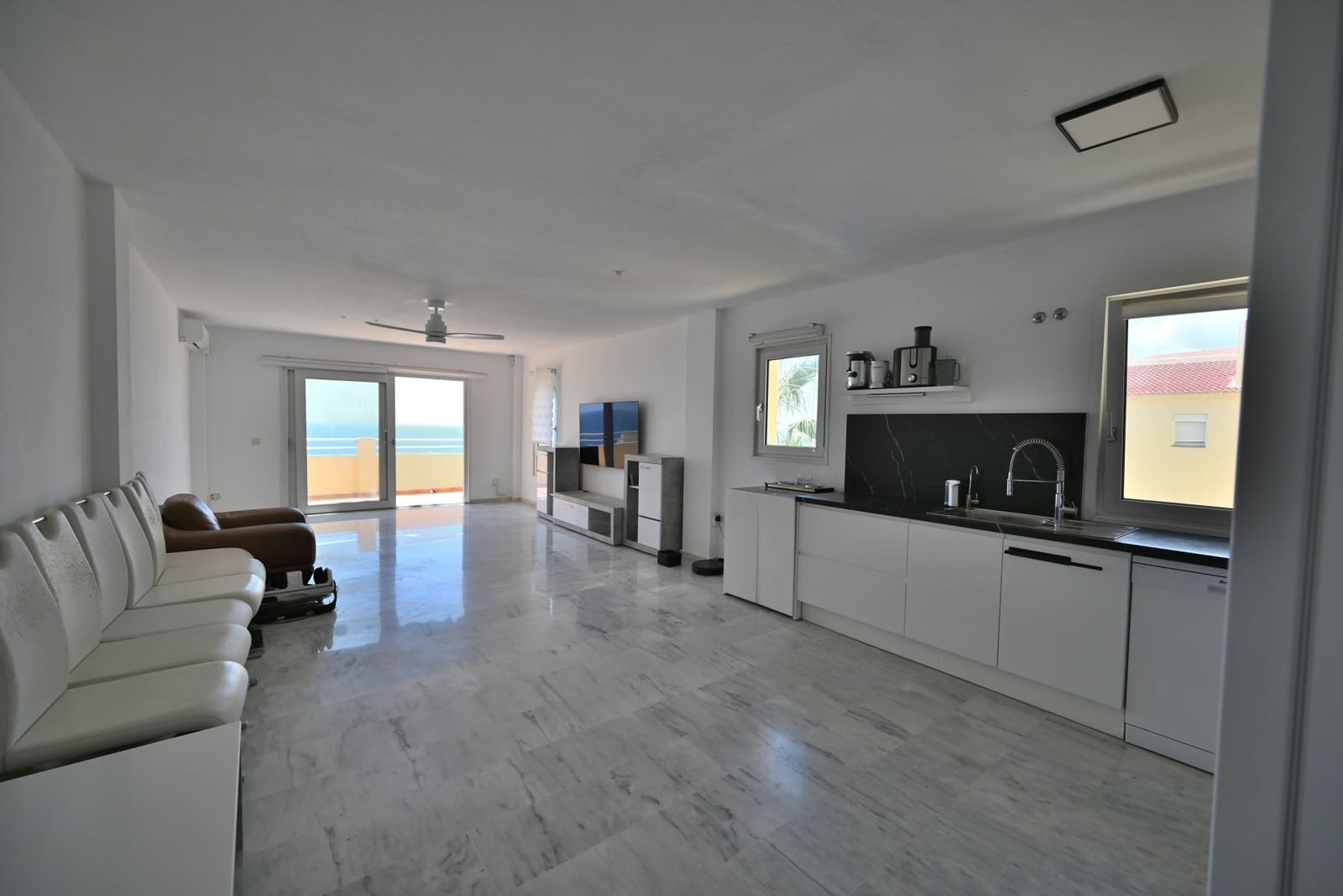3 sovrum Lägenhet till salu i Torrequebrada - 495 000 € (Ref: 9838798)