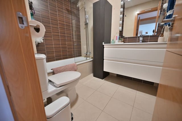 2 soveværelse Lejlighed til salg i Benalmádena med swimmingpool garage - € 332.850 (Ref: 9838799)