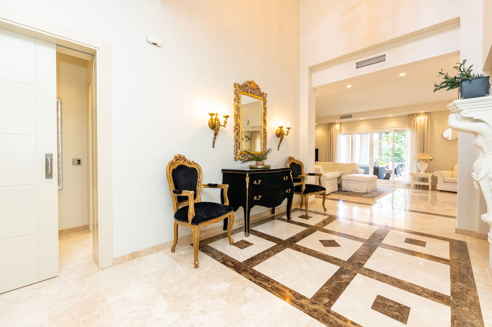 5 chambre Villa/Maison à vendre à Marbella avec piscine garage - 2 995 000 € (Ref: 9848895)