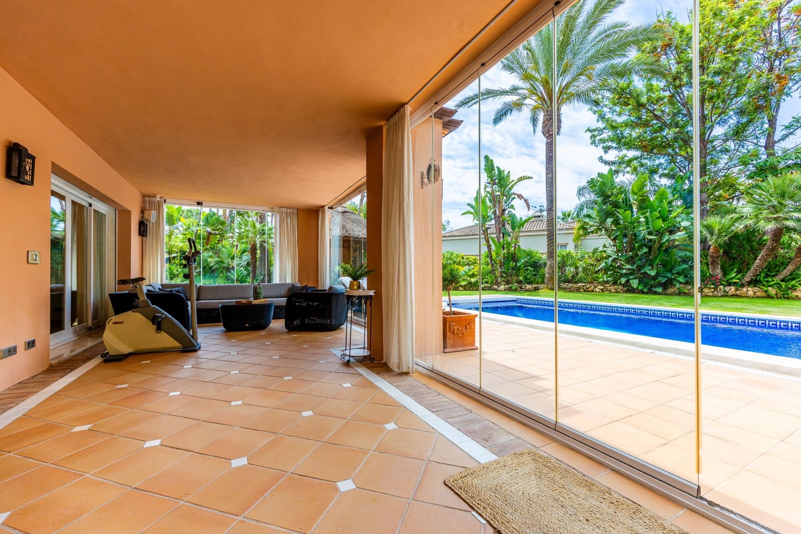 5 chambre Villa/Maison à vendre à Marbella avec piscine garage - 2 995 000 € (Ref: 9848895)
