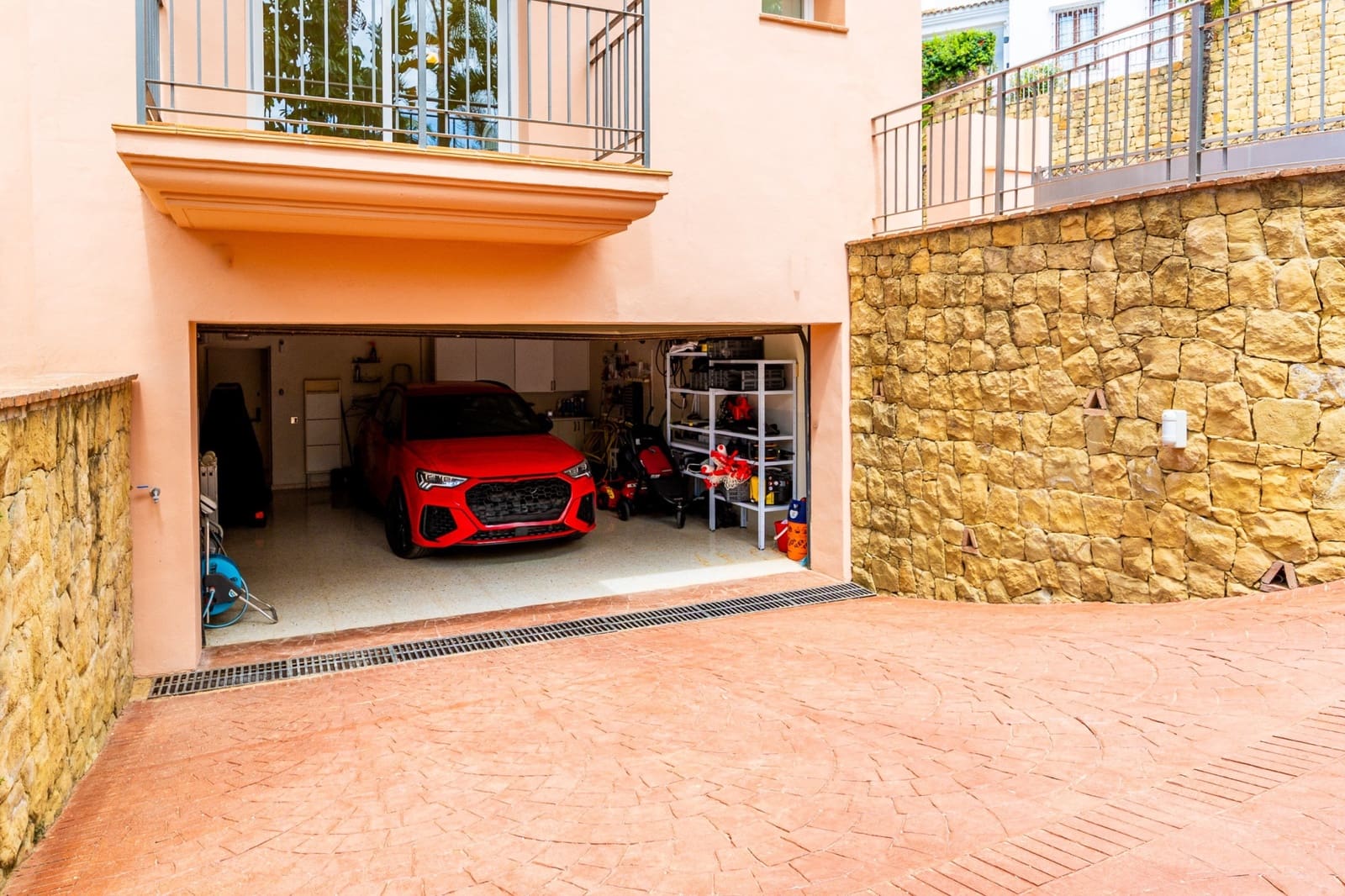 5 sypialnia Willa na sprzedaż w Marbella z basenem garażem - 2 995 000 € (Ref: 9848895)