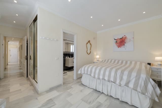 3 sypialnia Willa na sprzedaż w Mijas Costa, Mijas z basenem garażem - 785 000 € (Ref: 9848896)