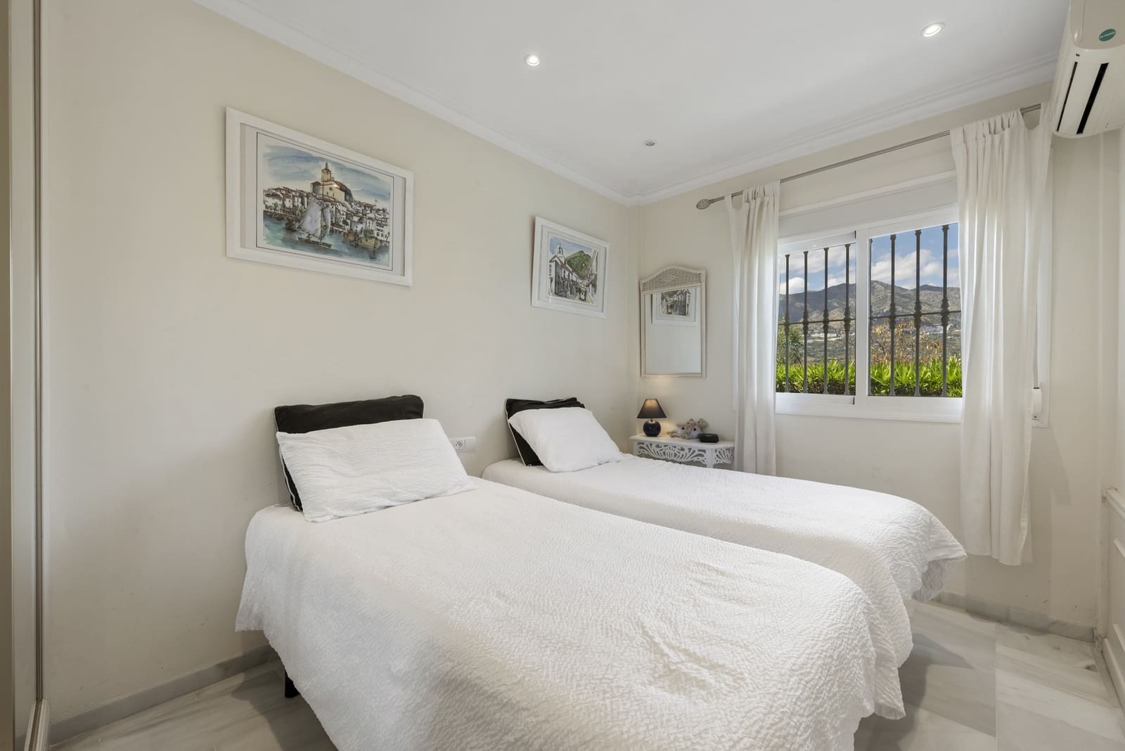 3 bedroom Villa for sale in Mijas Costa with pool garage - € 785,000 (Ref: 9848896)