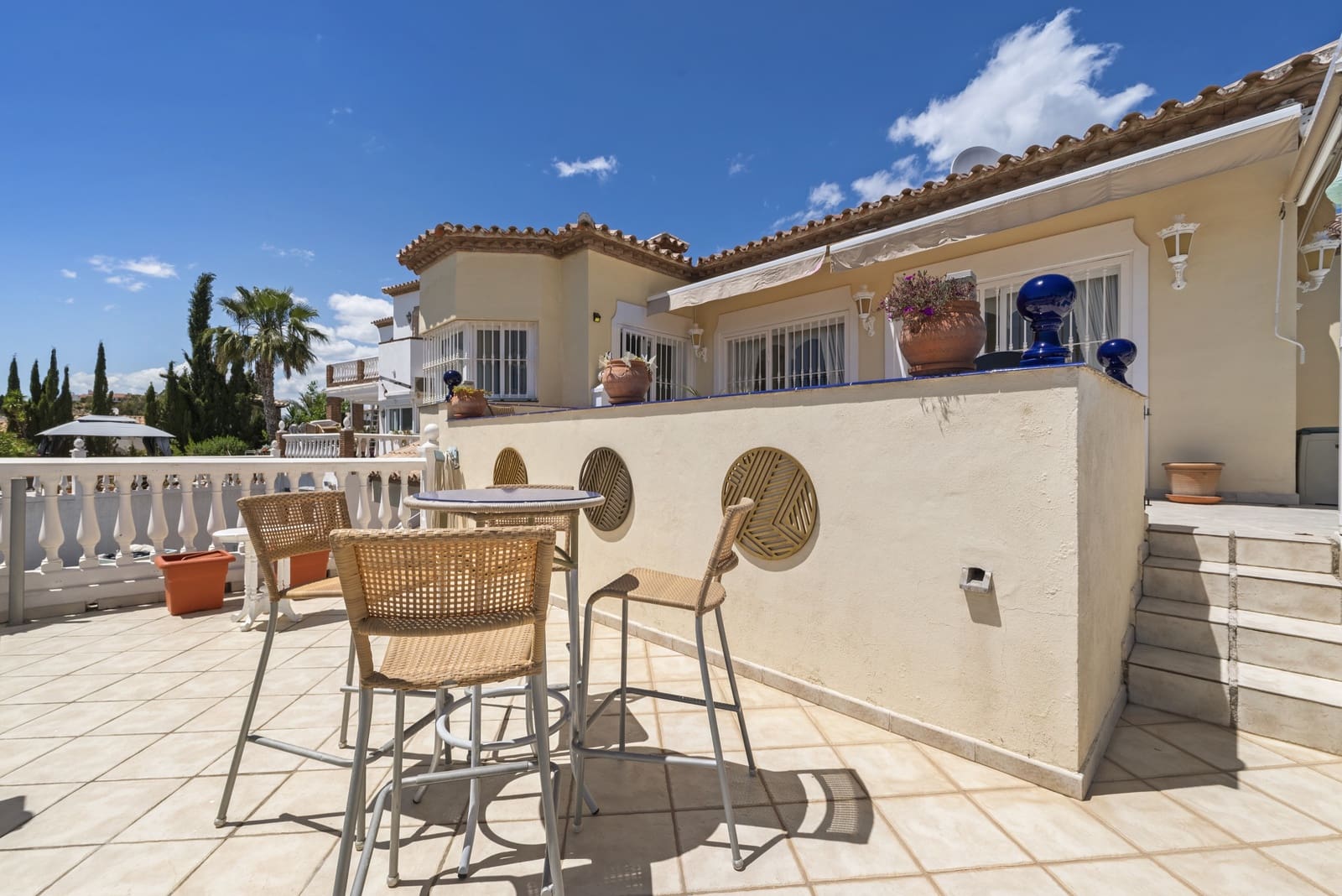 3 bedroom Villa for sale in Mijas Costa with pool garage - € 785,000 (Ref: 9848896)