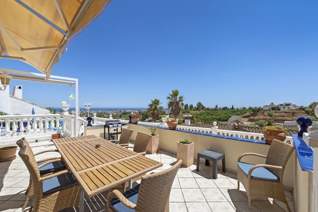 3 soverom Villa til salgs i Mijas Costa, Mijas med svømmebasseng garasje - € 785 000 (Ref: 9848896)