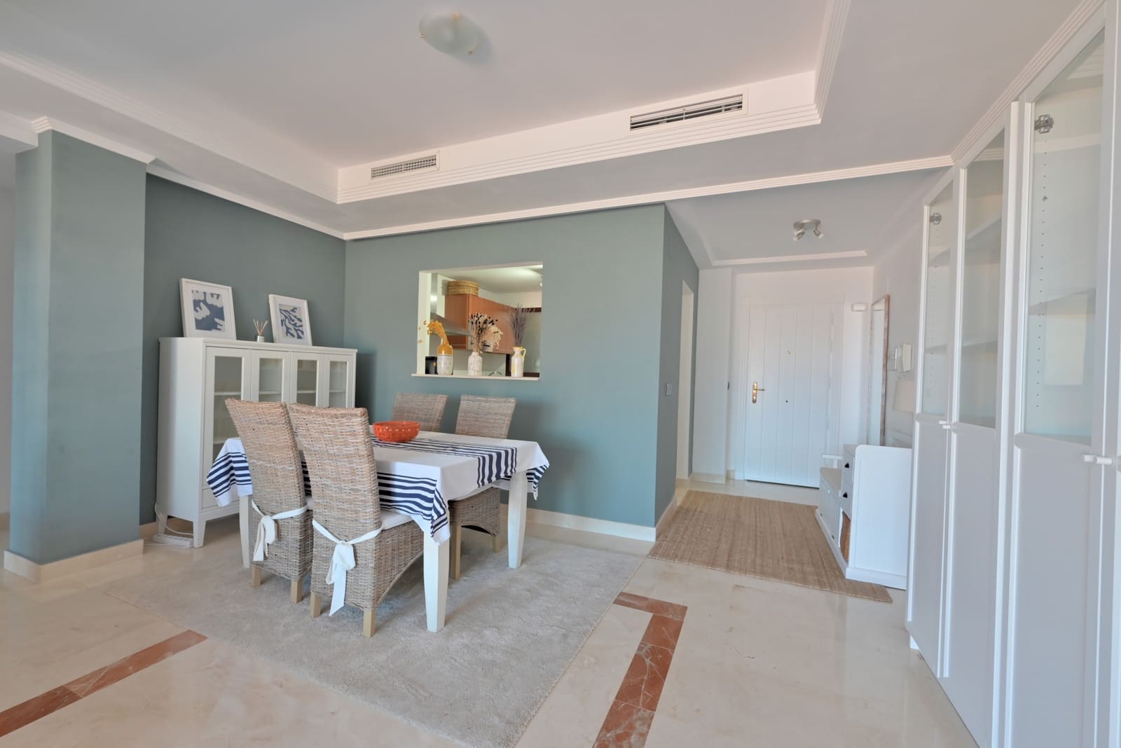 Ático de 2 habitaciones en Marbella en venta con piscina garaje - 365.000 € (Ref: 9850784)
