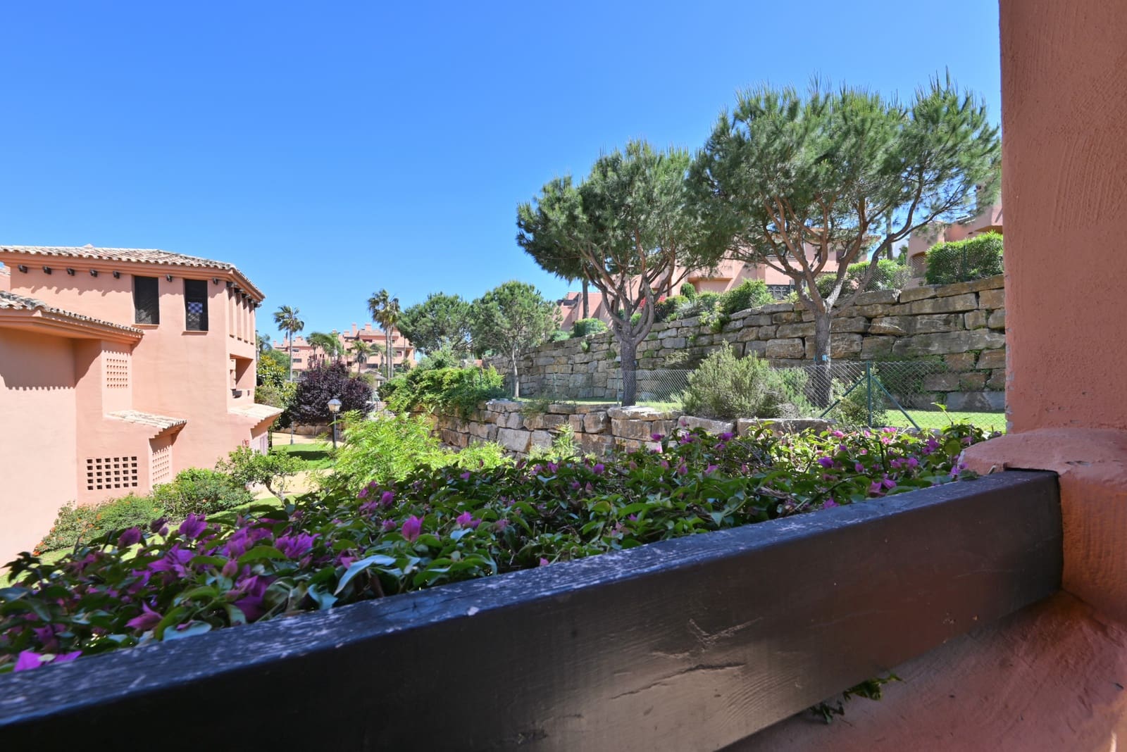 Ático de 2 habitaciones en Marbella en venta con piscina garaje - 365.000 € (Ref: 9850784)