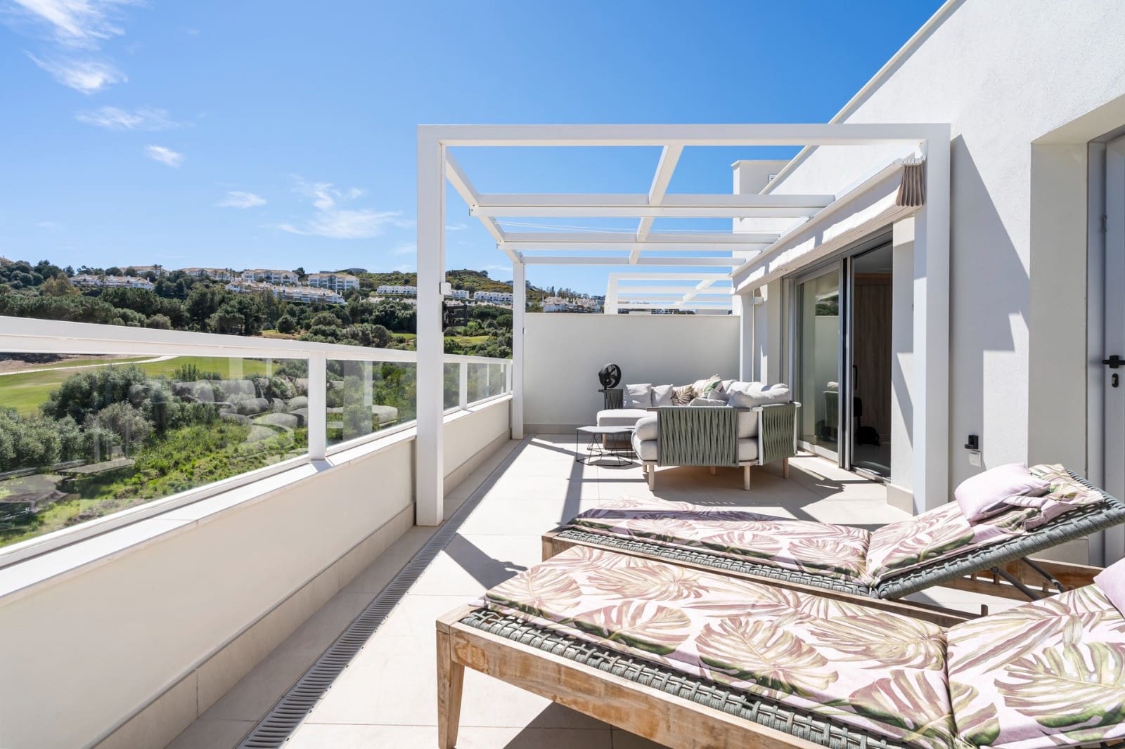 3 bedroom Penthouse for sale in Mijas Costa with pool garage - € 765,000 (Ref: 9854727)