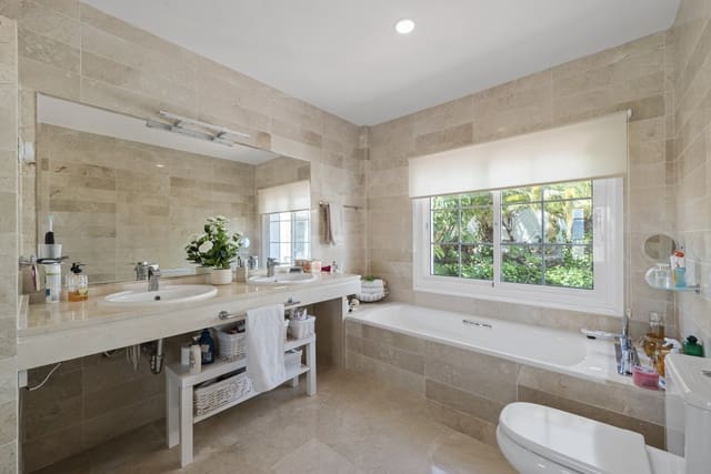 5 camera da letto Villa in vendita in Mijas Costa, Mijas con piscina garage - 1.450.000 € (Rif: 9858975)