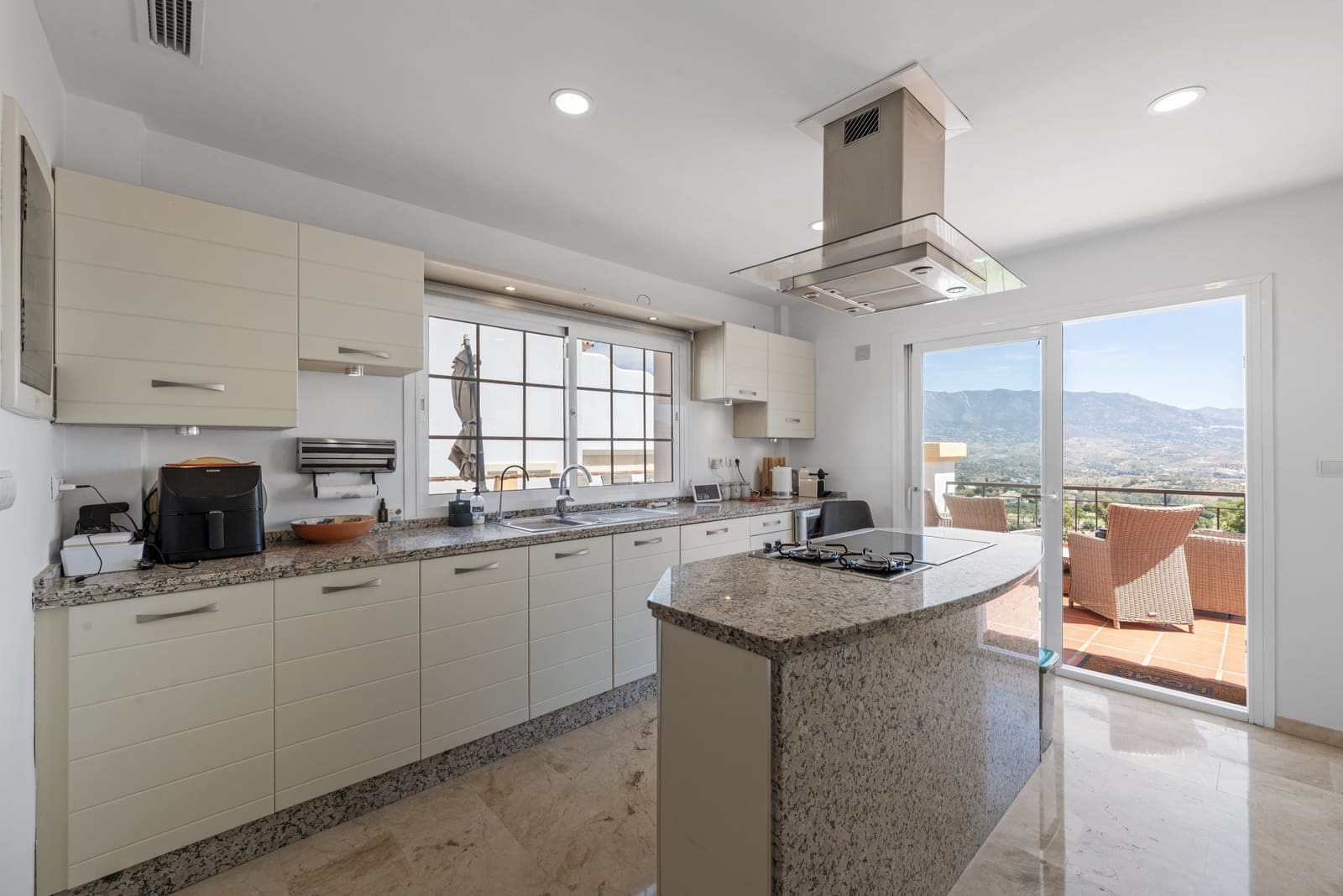 5 camera da letto Villa in vendita in Mijas Costa con piscina garage - 1.450.000 € (Rif: 9858975)