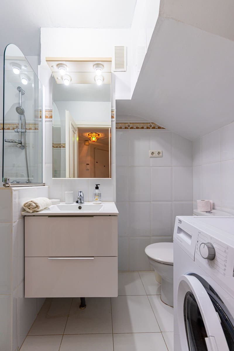 2 bedroom Apartment for sale in Calahonda with pool garage - € 575,000 (Ref: 9858977)