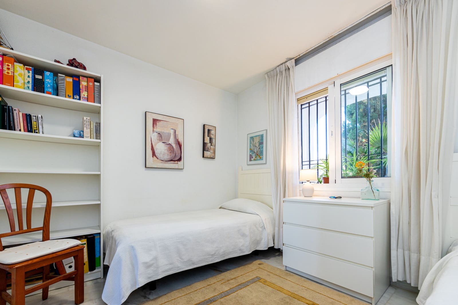 2 bedroom Apartment for sale in Calahonda with pool garage - € 575,000 (Ref: 9858977)