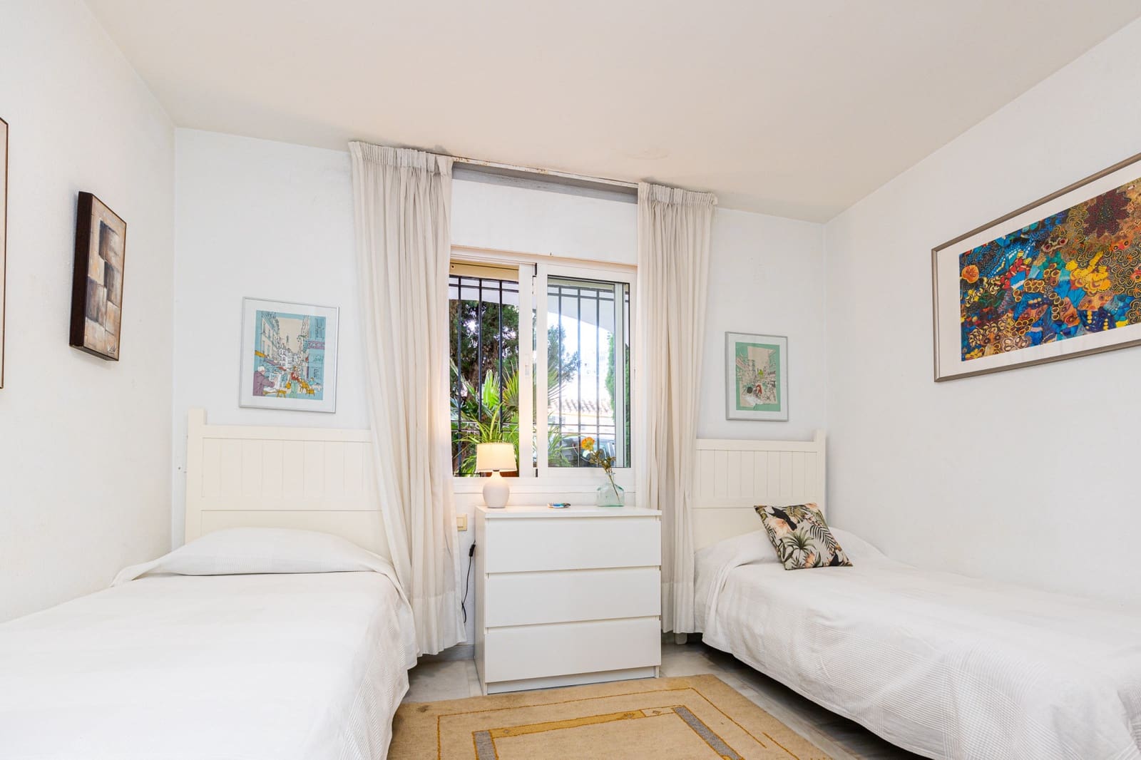 2 bedroom Apartment for sale in Calahonda with pool garage - € 575,000 (Ref: 9858977)