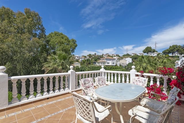 4 slaapkamer Huis te koop in Calahonda, Mijas met zwembad garage - € 525.000 (Ref: 9858978)
