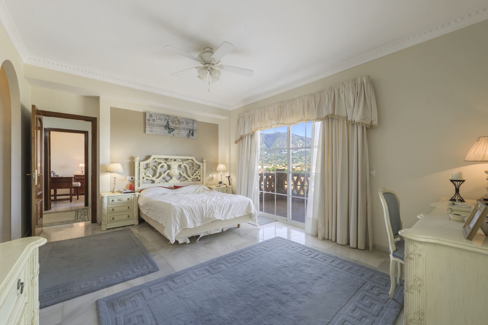4 soverom Villa til salgs i Mijas Costa med svømmebasseng garasje - € 750 000 (Ref: 9861390)