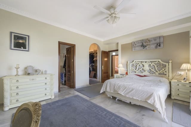 4 soverom Villa til salgs i Mijas Costa, Mijas med svømmebasseng garasje - € 750 000 (Ref: 9861390)