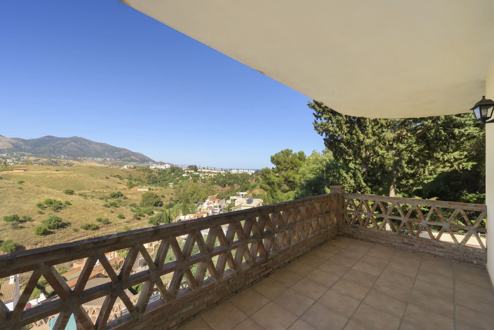 4 soverom Villa til salgs i Mijas Costa med svømmebasseng garasje - € 750 000 (Ref: 9861390)