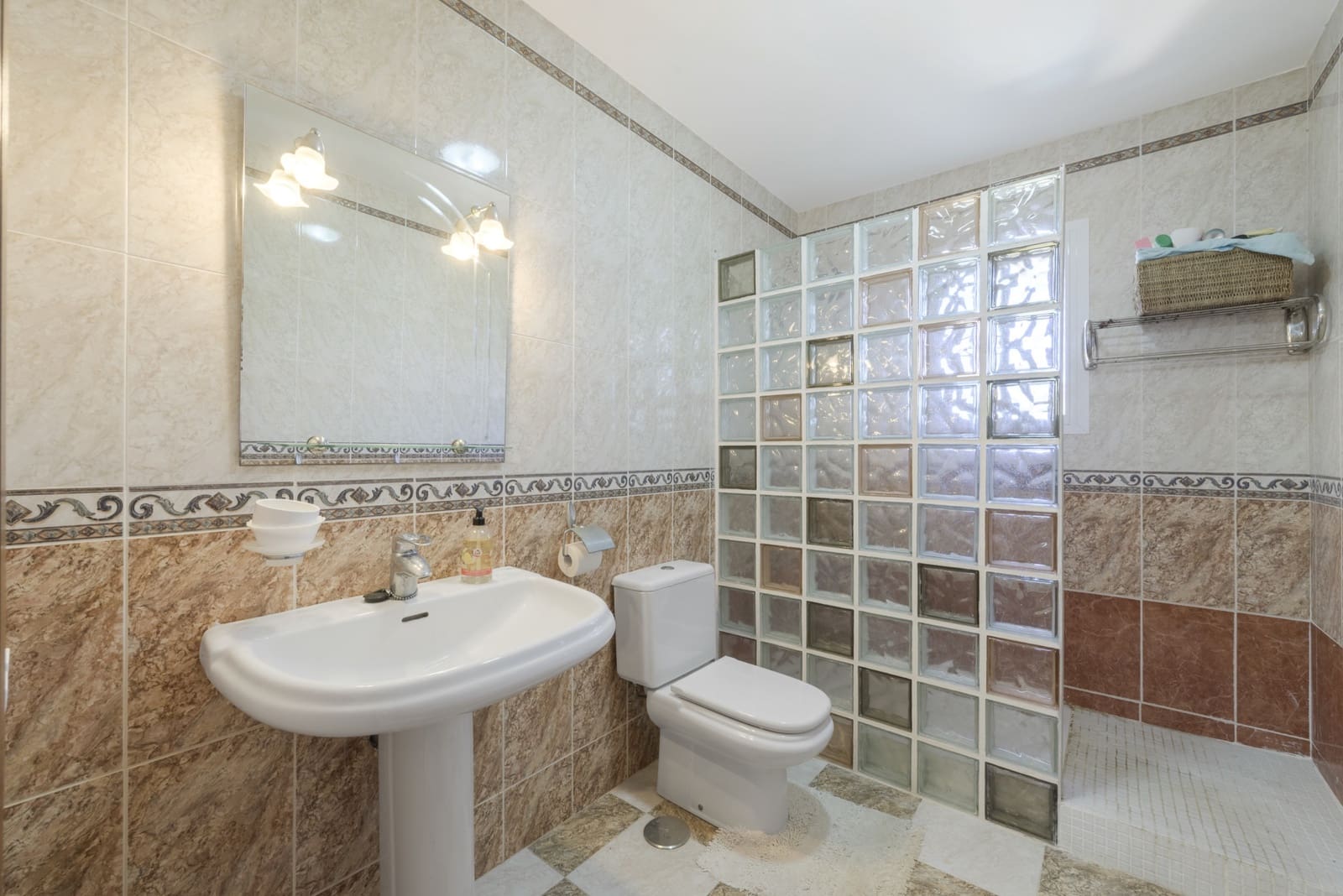 4 soverom Villa til salgs i Mijas Costa med svømmebasseng garasje - € 750 000 (Ref: 9861390)